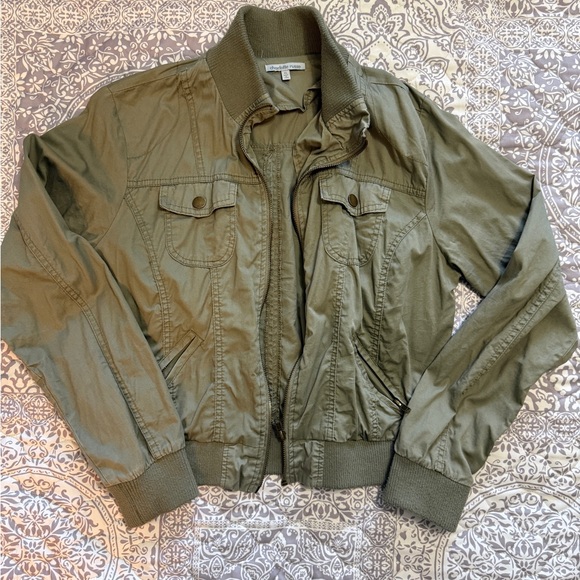 Charlotte Russe Sage Utility Jacket - Picture 4 of 7